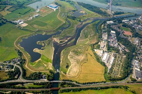 Wesel von oben Fluß Delta und Strom Mündung des Flusses Lippe in