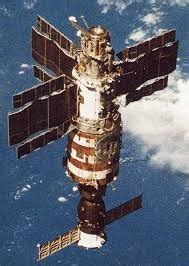 48 best images about EARTHS FIRST SPACE STATION THE SALYUT 1 on Pinterest | Astronauts, Happy ...