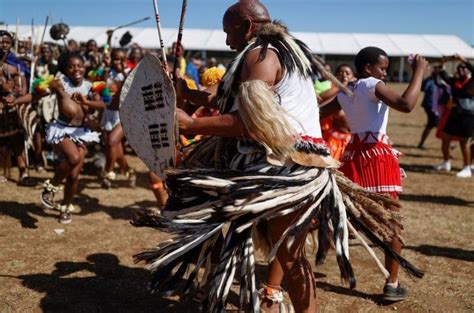 SOUTH AFRICA’S NEW ZULU KING IS CROWNED AMID FAMILY FEUD - Africa ...