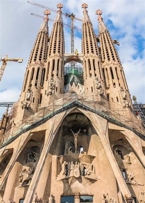 Tracing Antoni Gaudí's Impressive Architectural Works in Barcelona ...