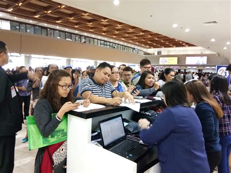 DFA Gives P5 000 Assistance To OFWs Stranded In NAIA Hong Kong News