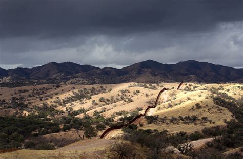 This Is What The Us Mexico Border Looks Like