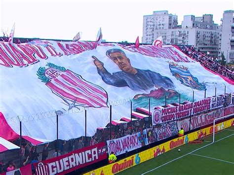 La bandera con la que Barracas le mostró su apoyo a Claudio Tapia y