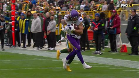 Minnesota Vikings Tight End T J Hockenson Moves Chains On Third And 1