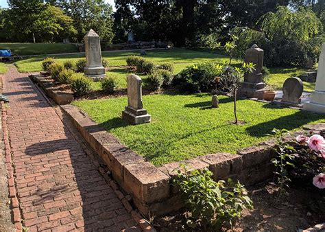 Tours Oakland Cemetery