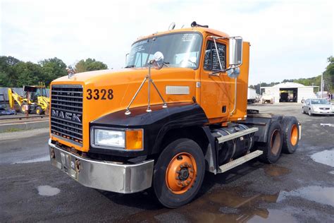 Mack Ch Tandem Axle Day Cab Tractor For Sale By Arthur Trovei