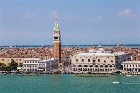 Venecia La Historia De La Ciudad De Los Canales Architectural Digest