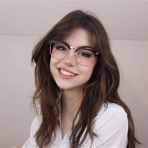 Hannah Kabel Glasses Friday Rsexywomanoftheday