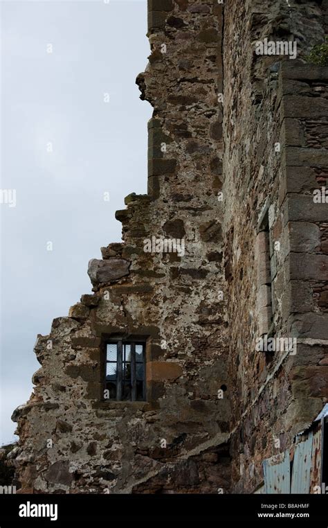 Dunbar castle ruins hi-res stock photography and images - Alamy