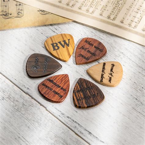 Customized Wood Guitar Pick With Case