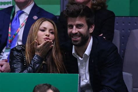 Photo Gerard Piqué et la chanteuse Shakira officialisent leur