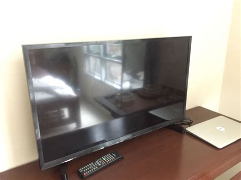 Flat Screen TV Devant 29 X 17 TV Home Appliances TV