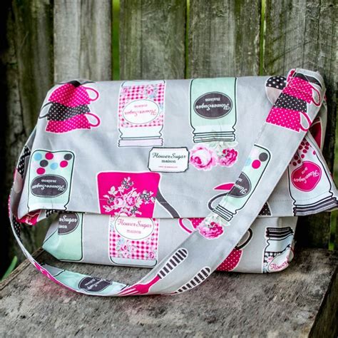 1 Yard Magic Messenger Bag From Lecien Fabrics Free Pattern