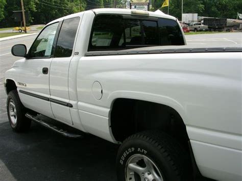 Find Used 2000 Dodge Ram 1500 Laramiesltoff Road 4 Dr 4x4 59l Auto 7200 Lb Tow Rating In