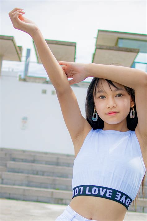 Twitter Japanese Beauty Teen Crop Tops Girl Twitter Fashion Arm Pits Moda Fashion Styles