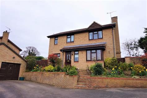 4 Bedroom Detached House For Sale In Spark Hill Dursley Gl11 5un