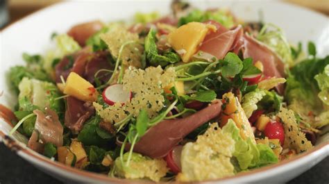 Salade Met Rauwe Ham En Meloensalsa Dagelijkse Kost