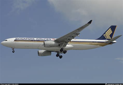 V Stf Singapore Airlines Airbus A Photo By Aldo Bidini Id