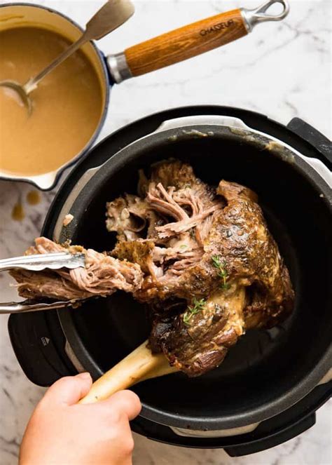 Slow cooker roast lamb leg with gravy – Artofit