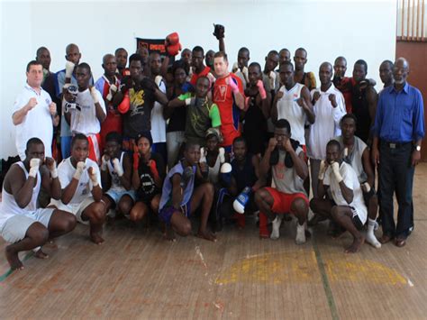 Kick boxing les tireurs sénégalais affûtent leurs armes Au Sénégal