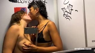 Ersties Lexi Und Leo Treiben Es Miteinander Auf Der Zugtoilette Free Porn Videos YouPorn