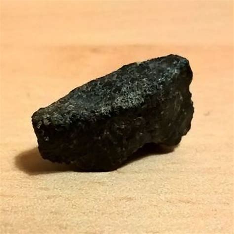 Martian Meteorite Nwa Shergottite 7397 20 X 10 X 7 Mm 2028 Gram