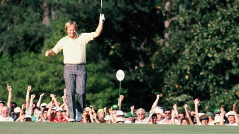 Augusta Ga April 1986 Jack Nicklaus Raise His Club After Putt On