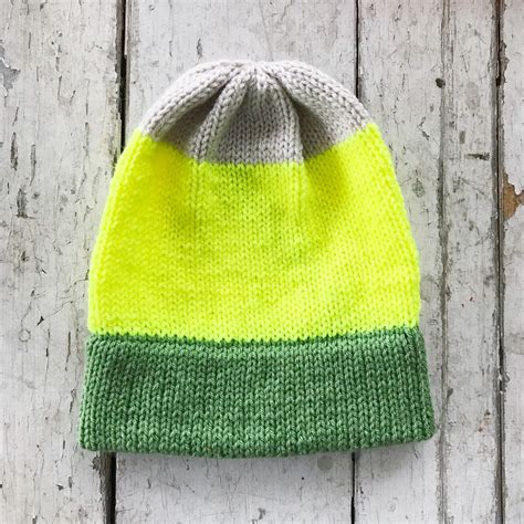 Free Easy Beanie Knitting Pattern Bright Fade Beanie Yokieb