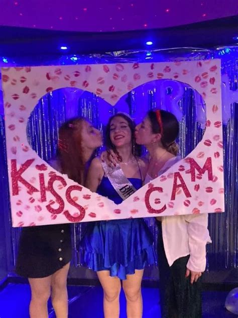 Kiss Cam