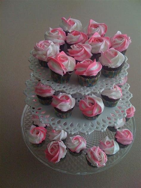 Mini Rose Cupcakes Pink And White Buttercream Decorated Cakesdecor