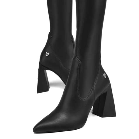 Giày Naked Wolfe Boost VICIOUS STRETCH BLACK Jordan