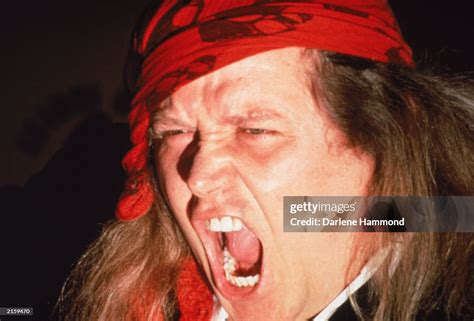 A close up of American comedian Sam Kinison screaming at the Grammy... News Photo - Getty Images