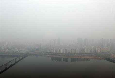 오랜만에 보이는 파란 하늘서울 초미세먼지 보통 회복 서울경제