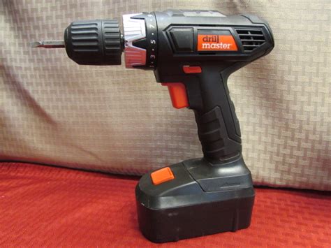 Lot Detail - 18 VOLT CORDLESS DRILL MASTER 3/8" DRILL/DRIVER ...