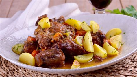 Rabo De Toro A La Cordobesa Con Vino Blanco Juan Pozuelo Receta