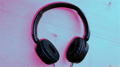 On Ear Vs Over Ear Headphones What Are The Biggest Differences