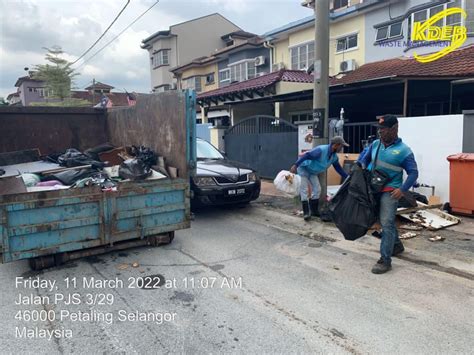 KDEBWM Sedia Tong Sampah Pukal Permudah Kutipan Sisa Banjir Di Hulu