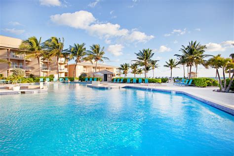 The Grand Caymanian Resort: Pool & Spa Day Pass George Town | ResortPass