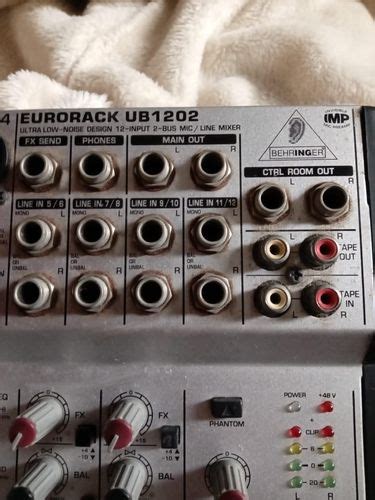 Bats Alugue Ou Compre Mesa De Som Behringer Eurorack Ub Canais