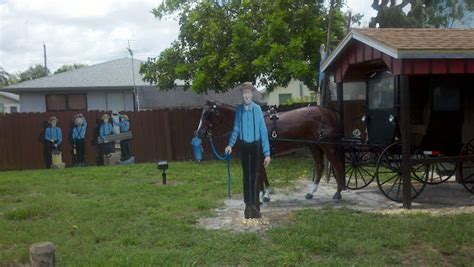 Walk on the Wild side: Sarasota's "Beachy Amish" community