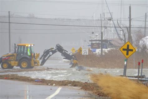 Widespread outages possible in NH amid flood, wind alerts | New Hampshire Public Radio