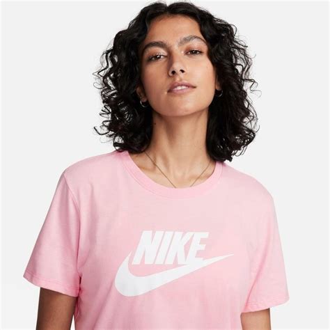 Camiseta Nike Sportswear Essentials Feminina Centauro