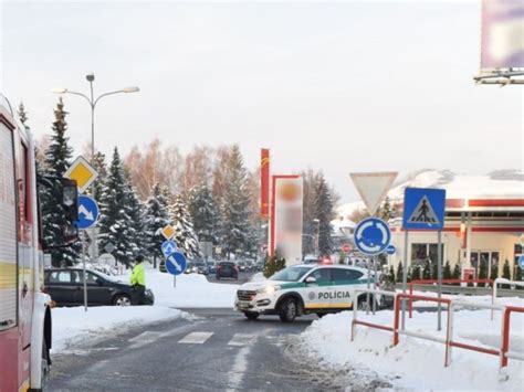 Tragická dopravná nehoda Mladý chodec zomrel po zrážke s nákladiakom