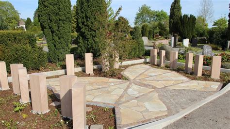 Drittes Gemeinschaftsgrab F R Urnen Auf Friedhof Hilter Fertig Noz