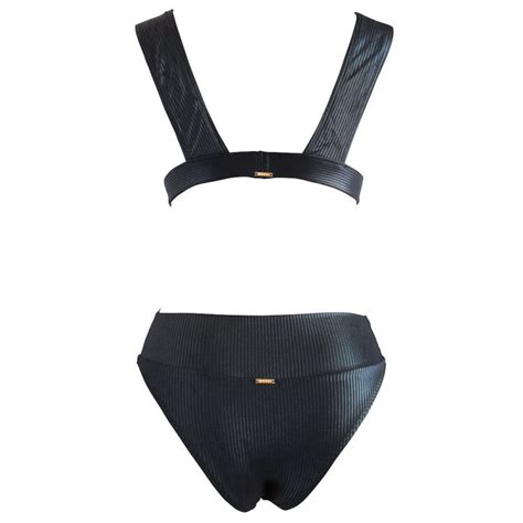 8 Hot Sexy Charlotte Hu Bikini Pics