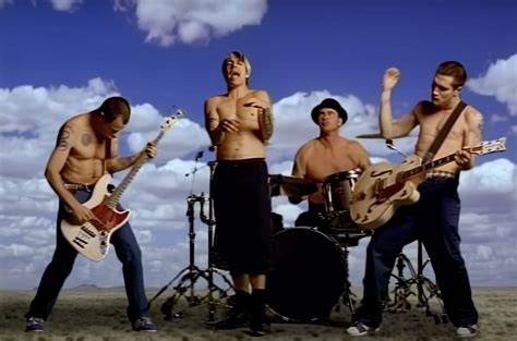 Red Hot Chili Peppers ის Californication Youtube ის მილიარდნახვიანთა კლუბს შეუერთდა
