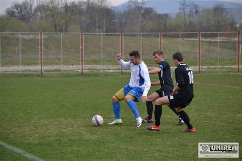 Liga a IV a etapa a doua derby ul Viitorul Sântimbru Mureşul Vinţu