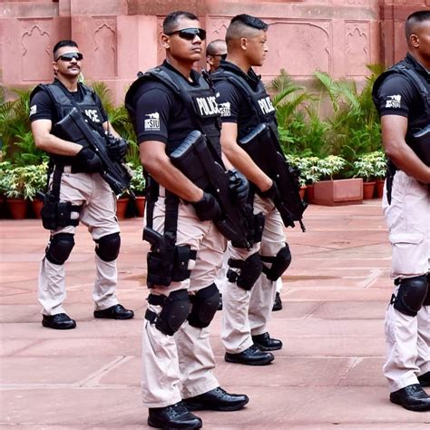 Indian Special Protection Group (SPG) Commandos armed with FNH F2000TR ...