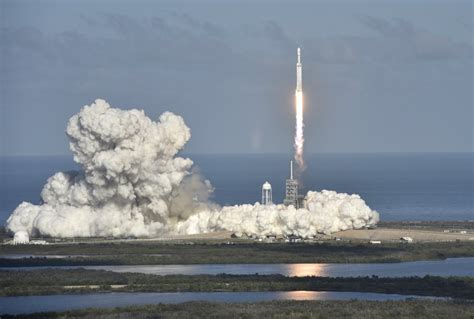 Spacex Launched Worlds Most Powerful Rocket Photos