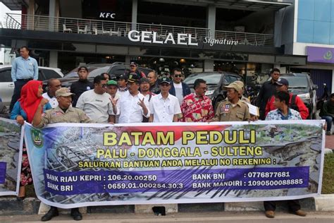 Foto Bantu Korban Gempa Di Sulteng Wali Kota Batam Galang Dana Di Jalan